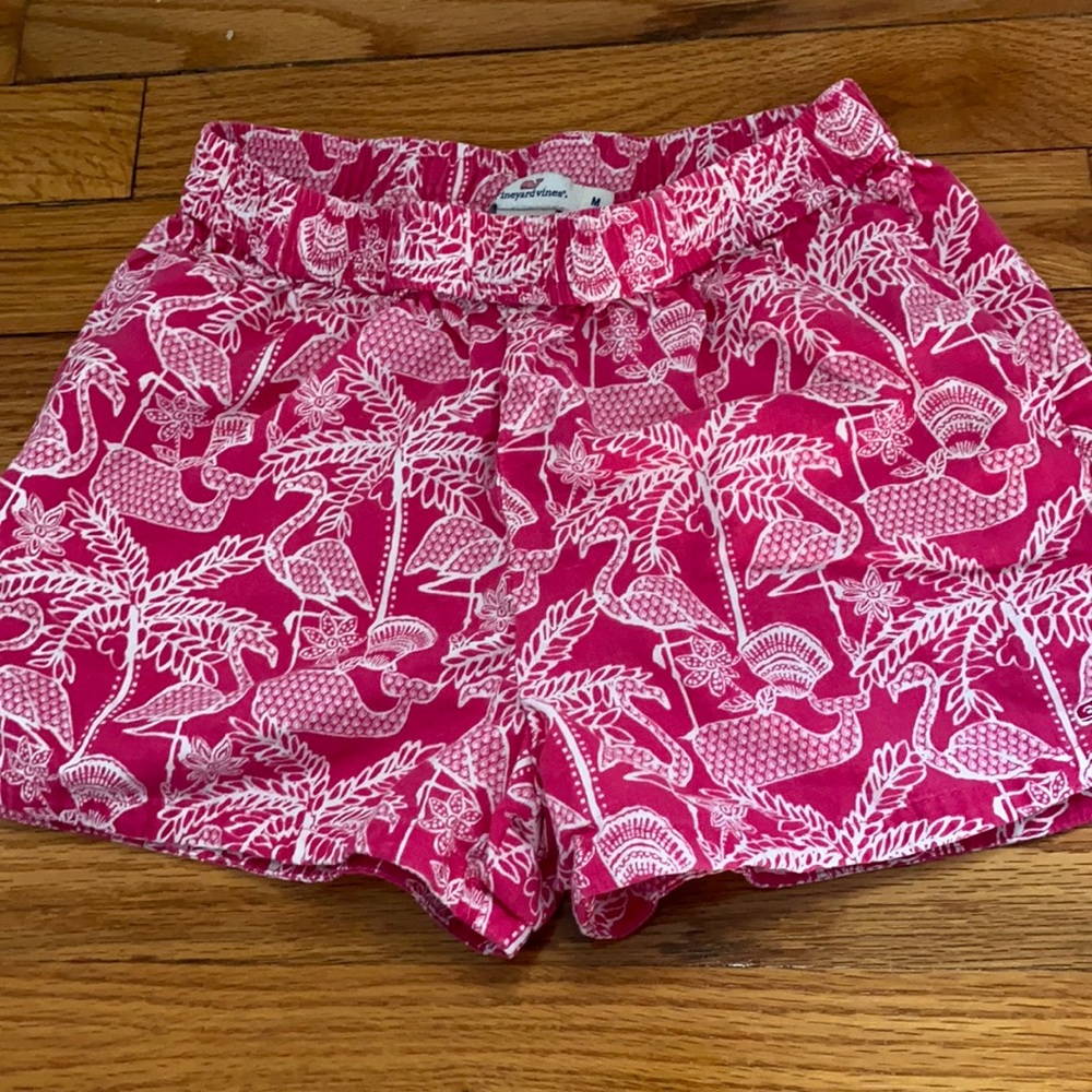 Vineyard vines girls pink flamingo shorts- M